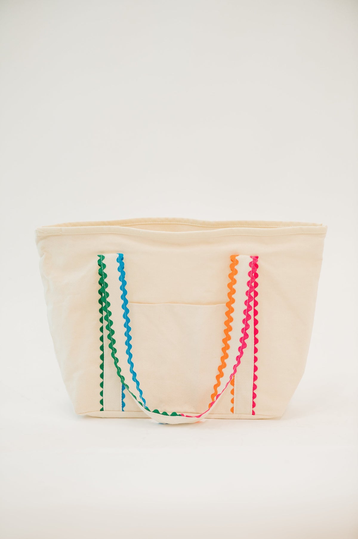 Canvas tote bag, scalloped trim bag, durable shopping tote, large travel bag, zip-top canvas bag, trendy everyday bag, colorful strap tote, Fabknits tote.