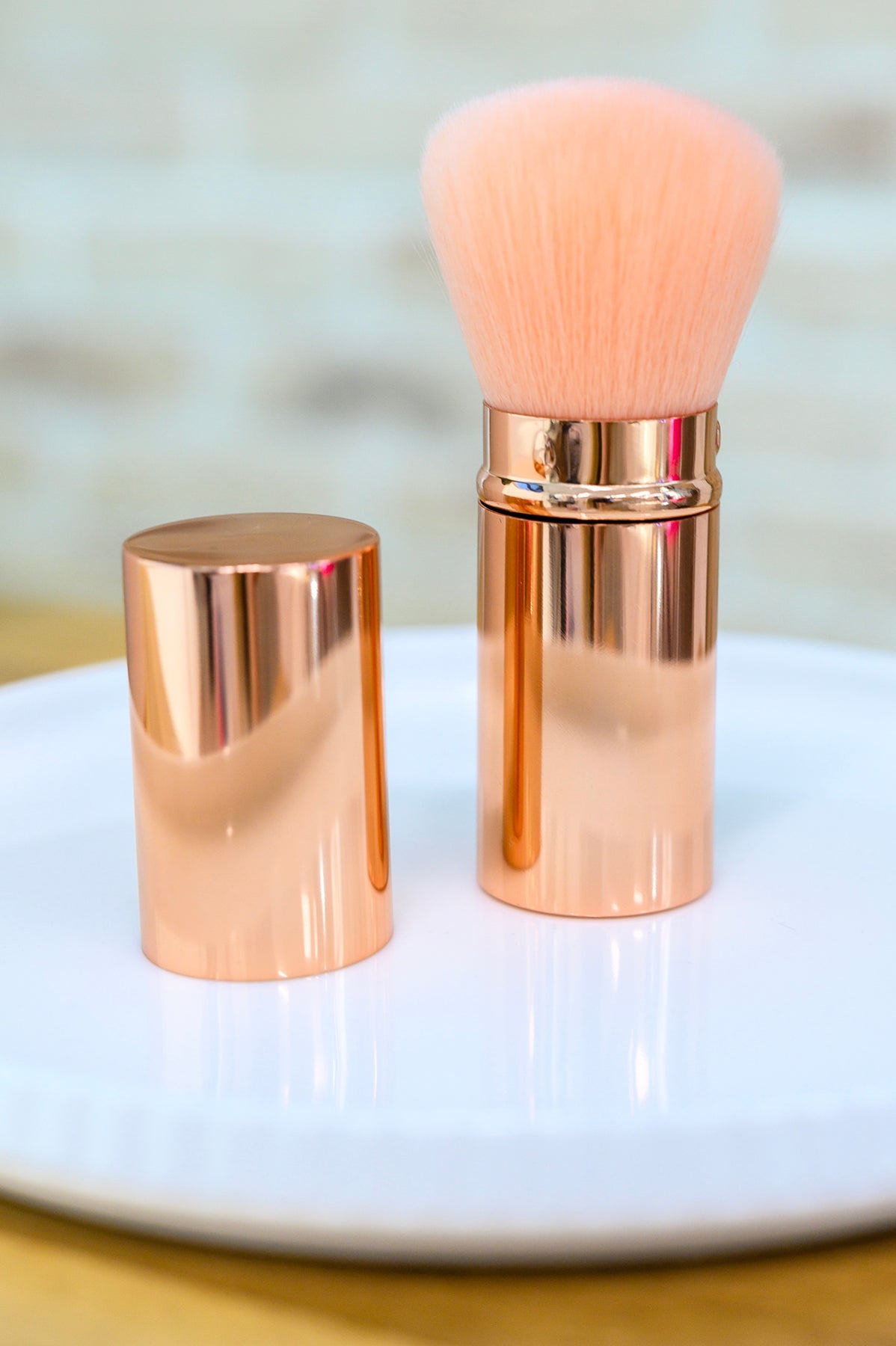 retractable makeup brush, rose gold powder brush, telescopic blush brush, travel beauty tools, synthetic makeup brushes, portable bronzer brush, professional makeup applicator
