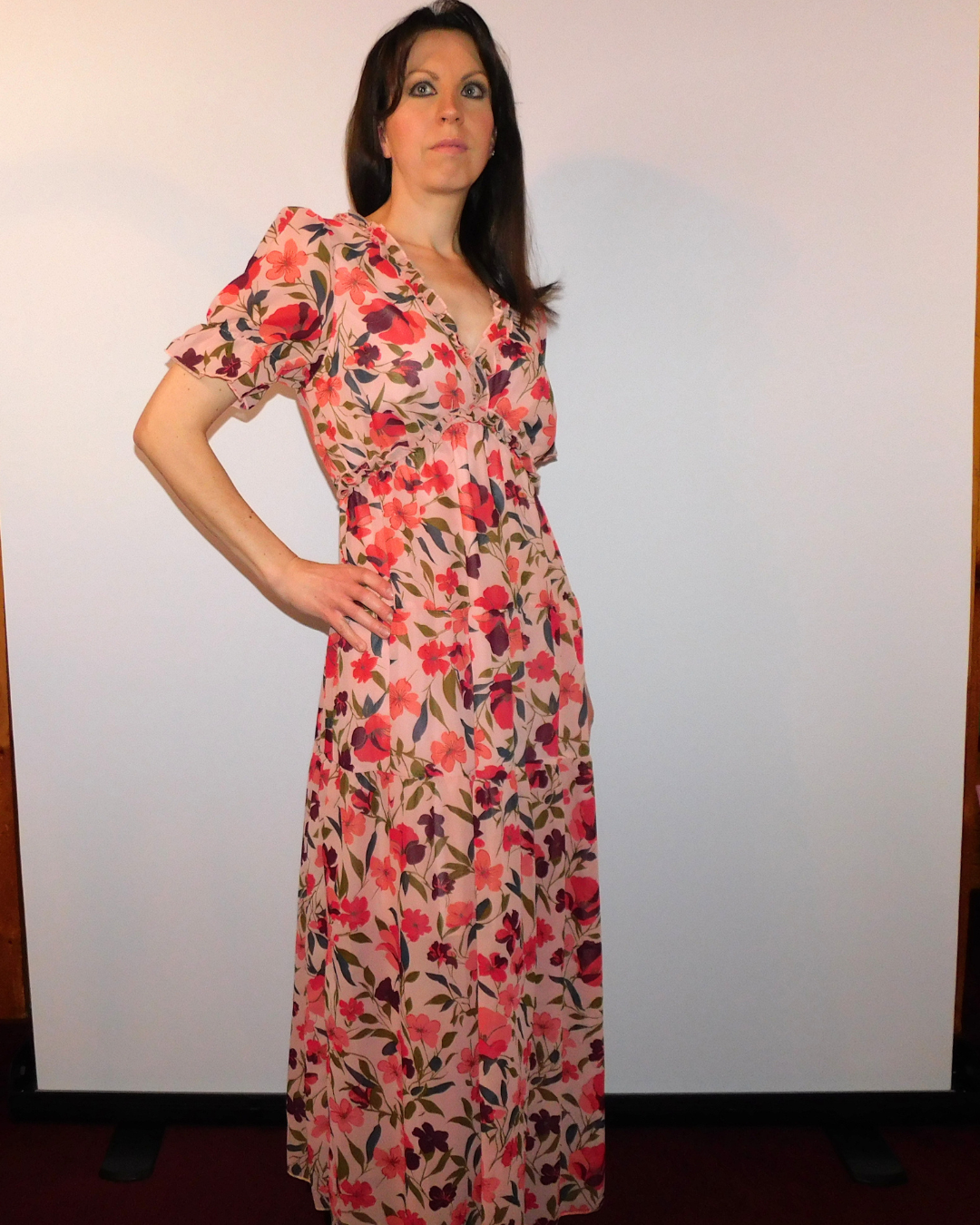 Boho floral dress, V-neck maxi dress, summer floral gown, ruffle maxi dress, wrinkle-resistant dress, breathable floral dress, bohemian chic style, high waist maxi, sky blue floral dress, fiery red maxi.