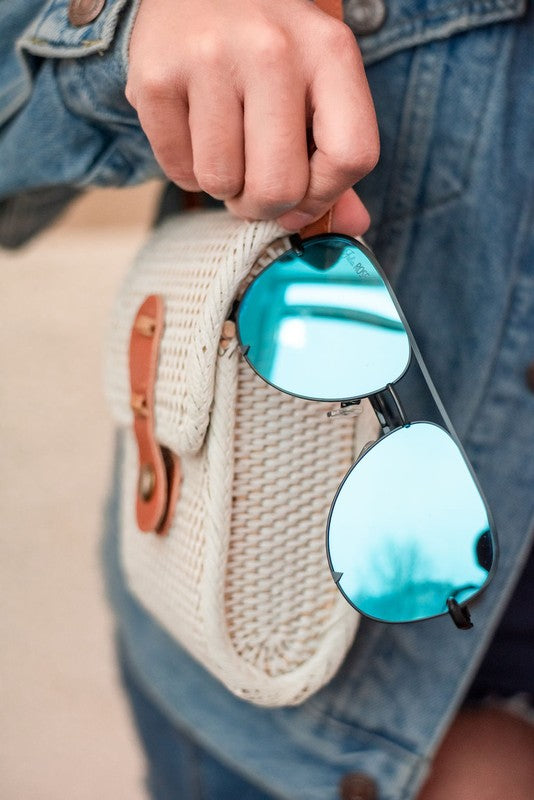 Aviator sunglasses, UV400 protection, unisex shades, blue lens aviators, metal frame sunglasses, summer eyewear, fashion sunglasses, high-quality eyewear.