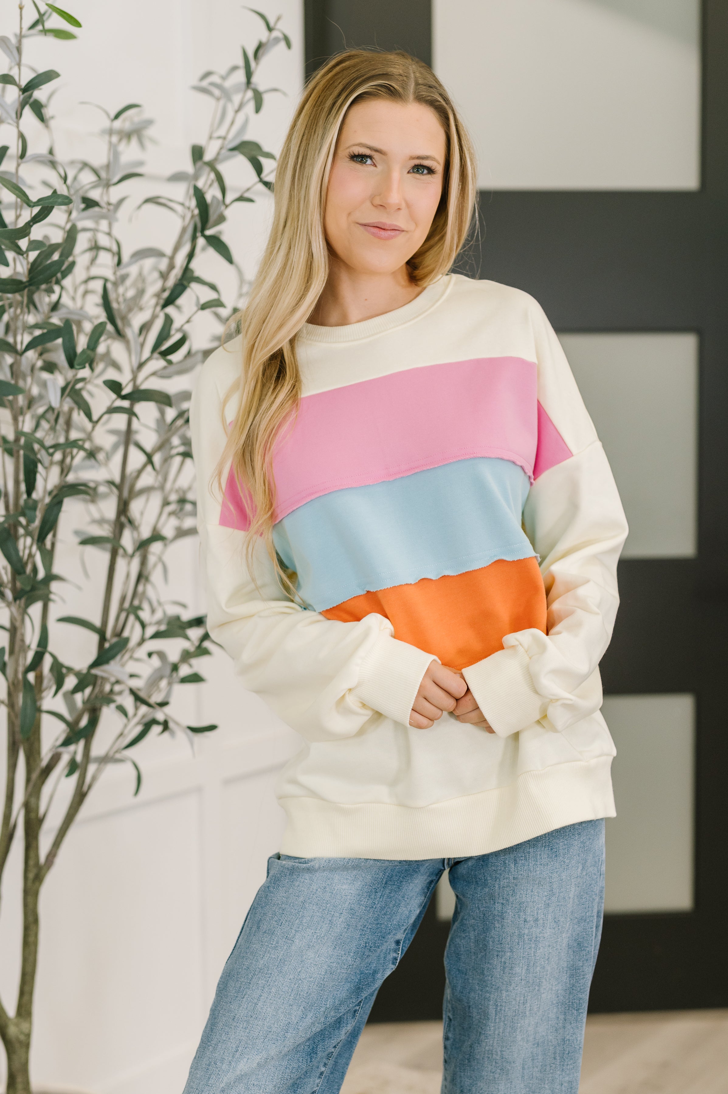 Women's Relaxed Fit Sweatshirt