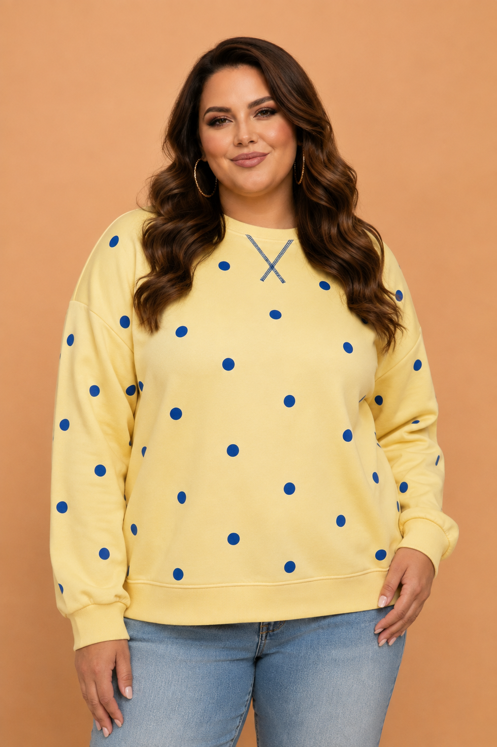 Plus size sweatshirt, polka dot pullover, women’s casual tops, long sleeve sweatshirt, split hem top, cozy plus size fashion, trendy plus size clothing, yellow polka dot top.