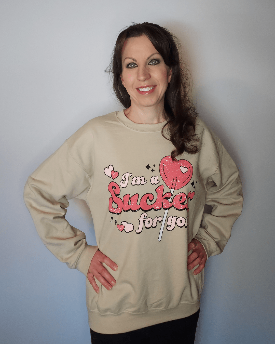 Valentine's Day Sweatshirt, Funny Valentine Pullover, I'm A Sucker For You Shirt, Cute Valentine's Clothing, Unisex Fleece Sweatshirt, Galentine's Day Gift, Heart Graphic Pullover, Cozy Holiday Apparel, Punny Valentine's Day Outfit.