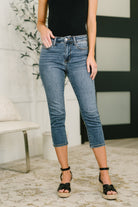Judy Blue capris, mid-rise denim capris, skinny crop jeans, Deborah Judy Blue, women's stretchy capris, 3/4 length denim, comfortable skinny capris.
