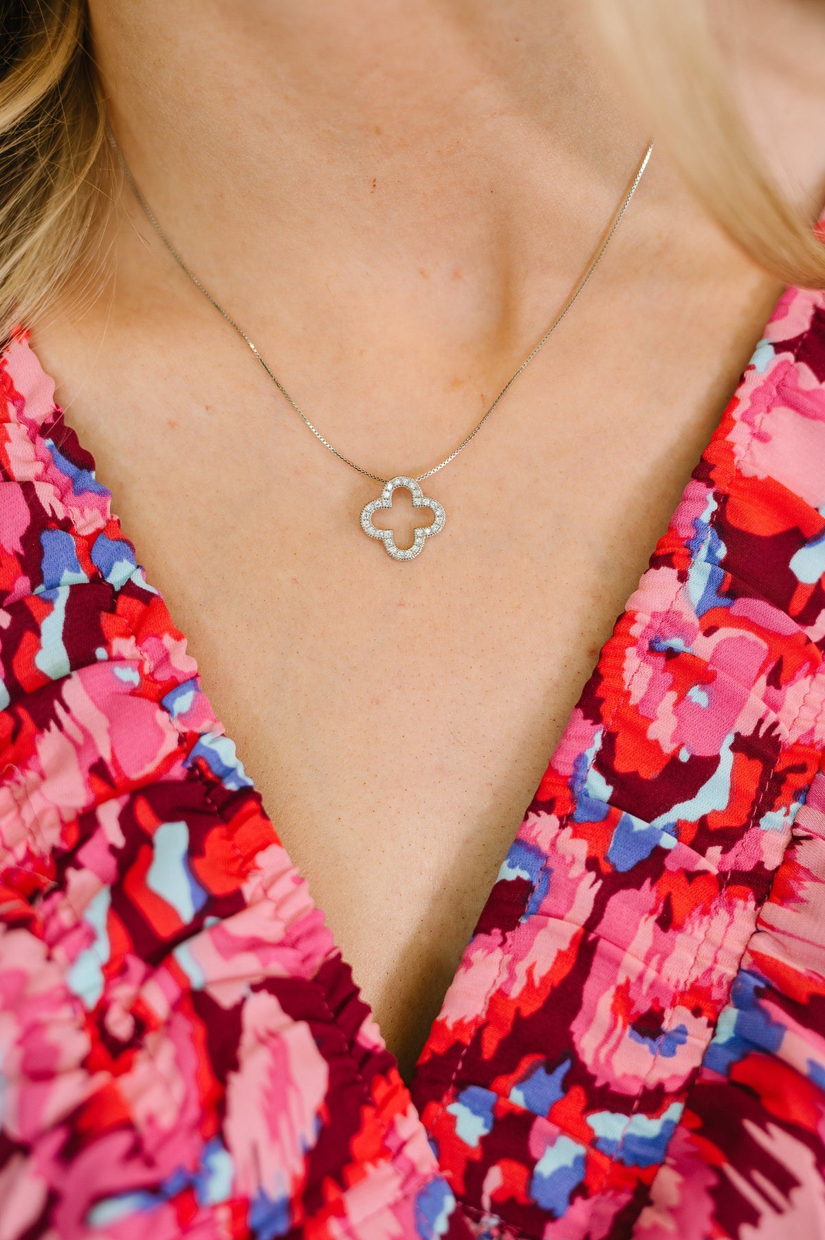 Lucky Girl Syndrome necklace, sterling silver clover necklace, manifestation jewelry, four leaf clover pendant, S925 silver jewelry, dainty diamond necklace, good luck charm necklace, aesthetic silver jewelry.